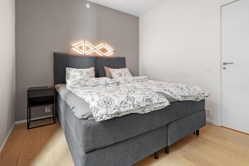 Modern 3Bed Room Sea View Apartment @ Oslo Barcode Exterior photo