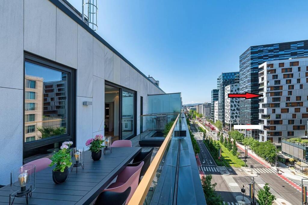 Modern 3Bed Room Sea View Apartment @ Oslo Barcode Exterior photo