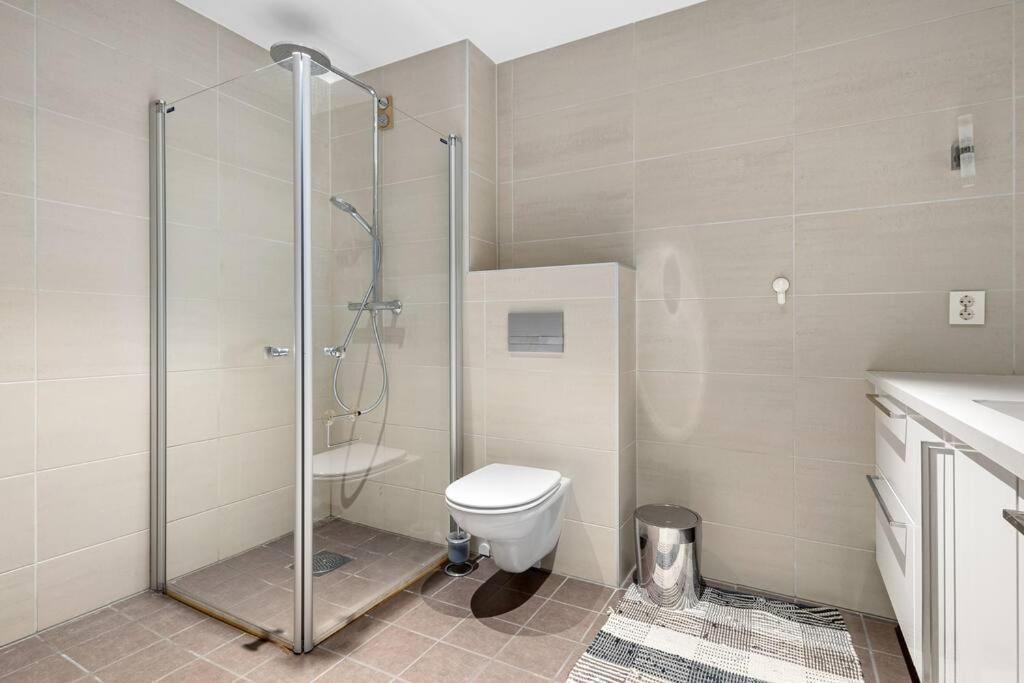 Modern 3Bed Room Sea View Apartment @ Oslo Barcode Exterior photo