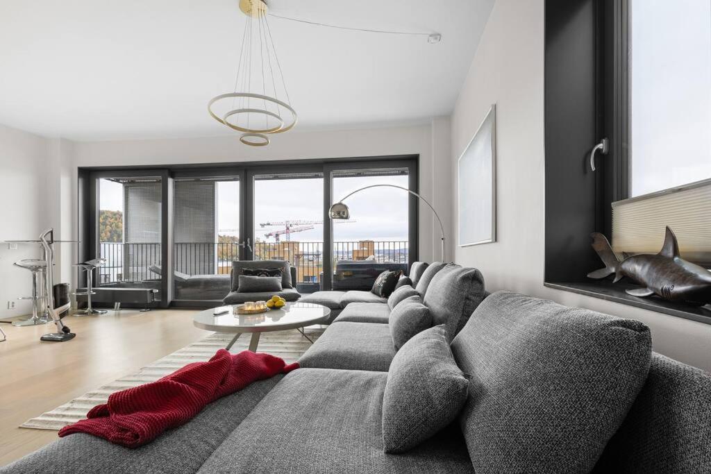 Modern 3Bed Room Sea View Apartment @ Oslo Barcode Exterior photo